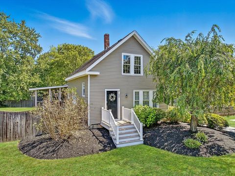 230 School St Groveland MA 01834