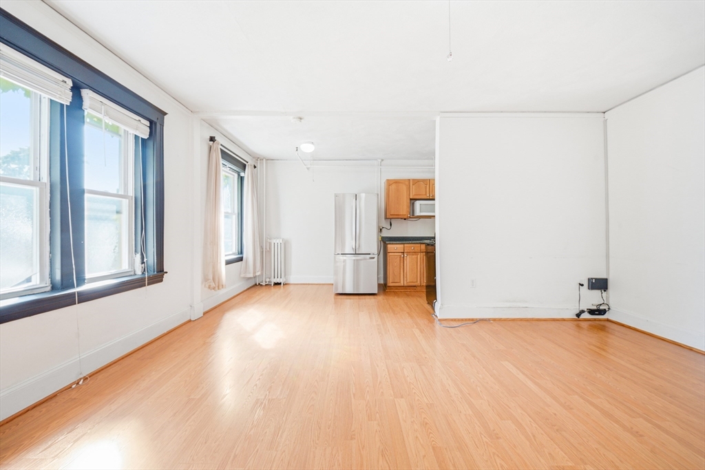 1607 Commonwealth Ave 04
