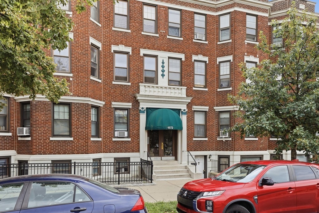 1572 Commonwealth Ave 6