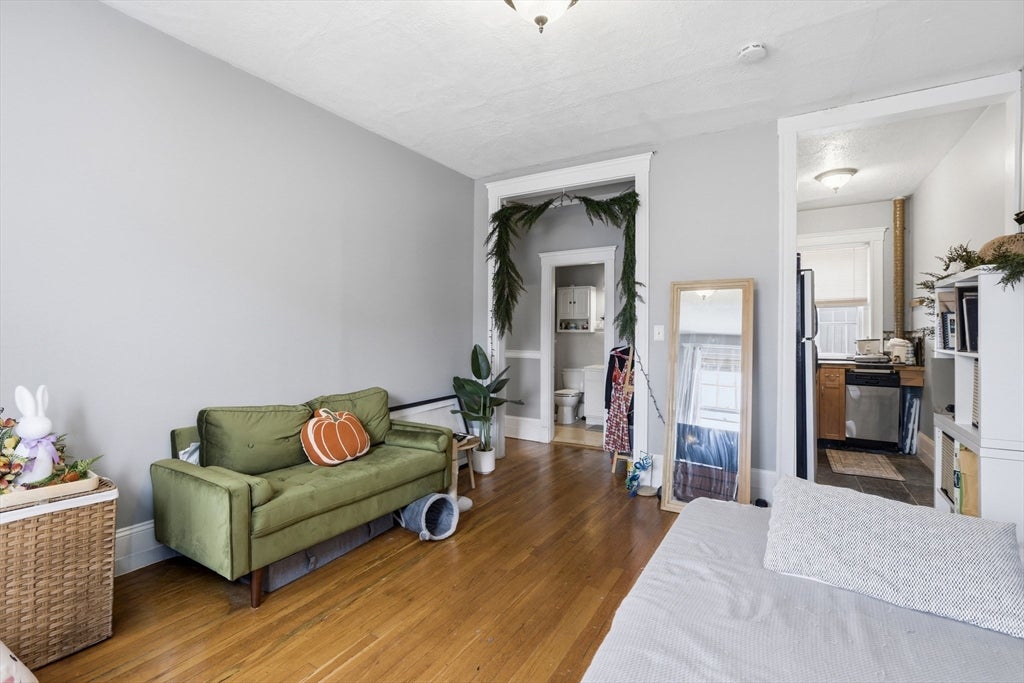 1572 Commonwealth Ave #6, Boston, MA Photo #16