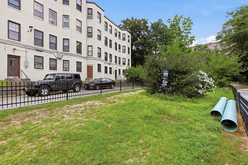 1572 Commonwealth Ave #6, Boston, MA Photo #30