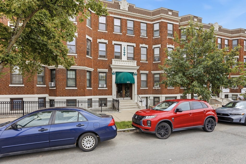 1572 Commonwealth Ave #6, Boston, MA Photo #1