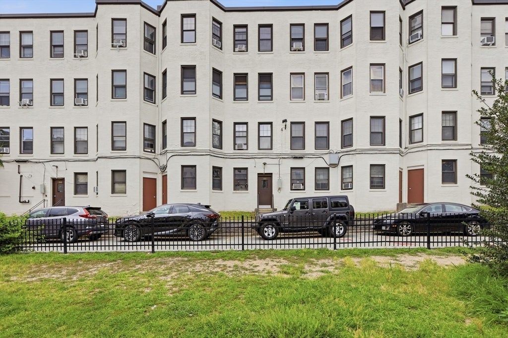 1572 Commonwealth Ave #6, Boston, MA Photo #31