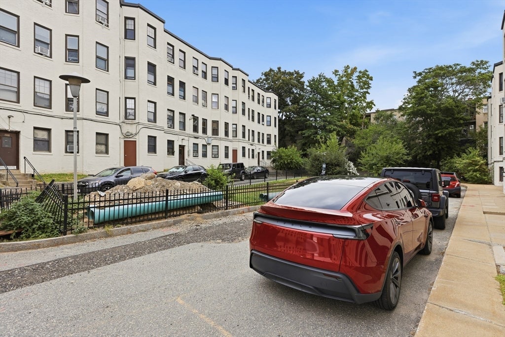 1572 Commonwealth Ave #6, Boston, MA Photo #29