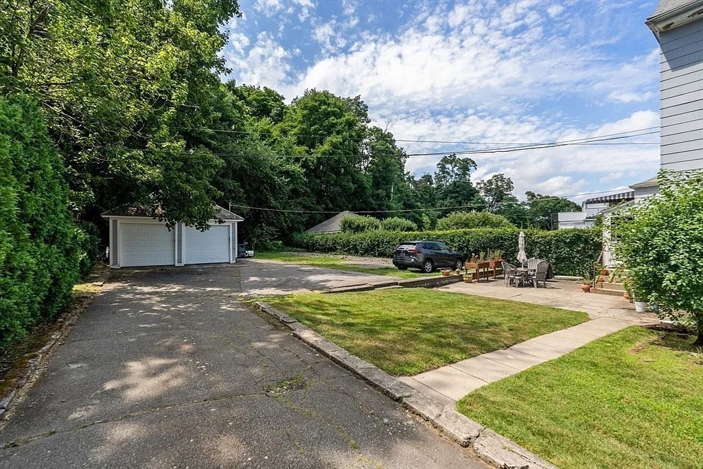 69 Chestnut Hill Avenue