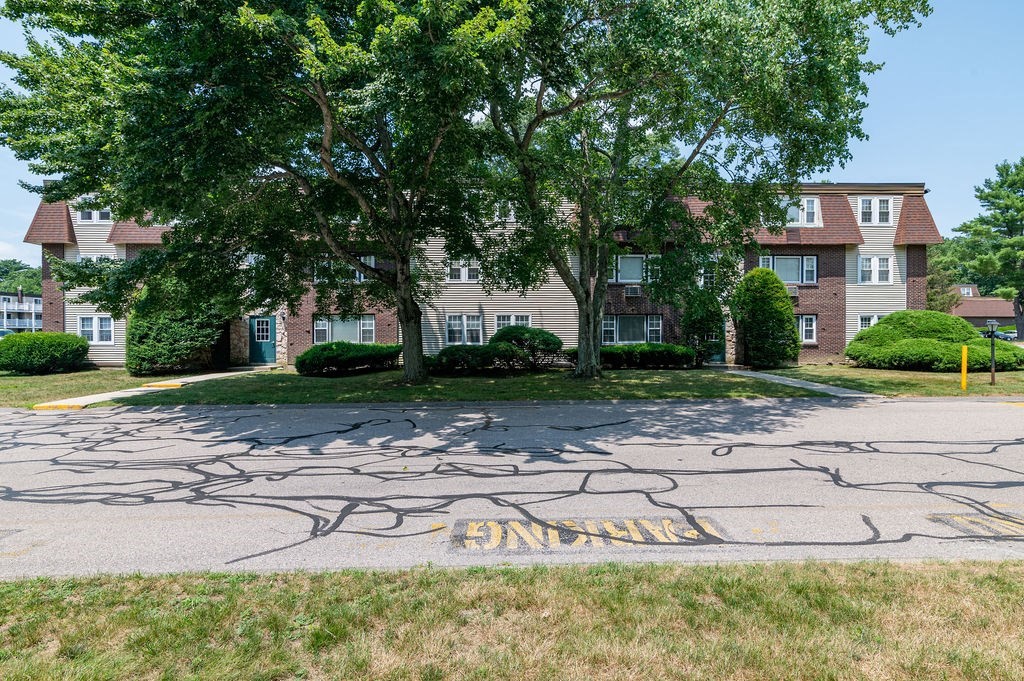 180 Main St 4103