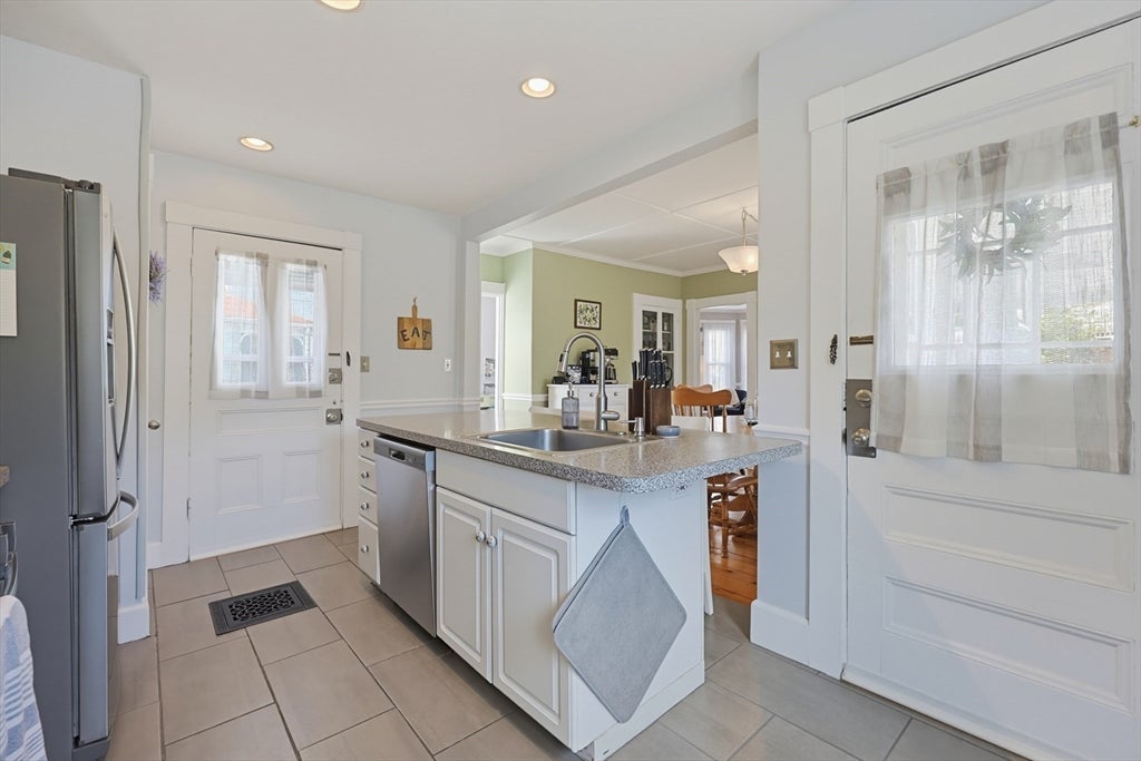 2 Dearborn Ave, Beverly, MA, 2 Dearborn Ave, Beverly, MA Photo #24
