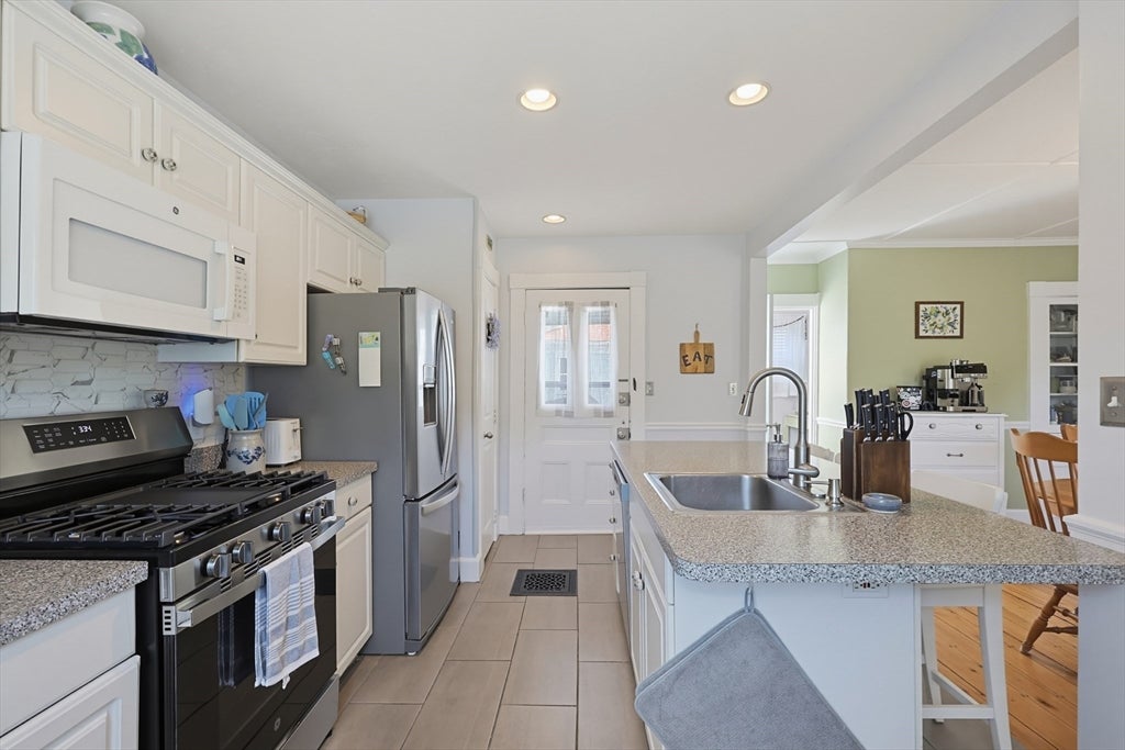 2 Dearborn Ave, Beverly, MA, 2 Dearborn Ave, Beverly, MA Photo #25