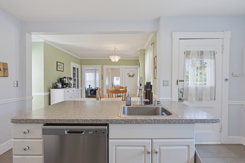 2 Dearborn Ave, Beverly, MA, 2 Dearborn Ave, Beverly, MA Photo #23