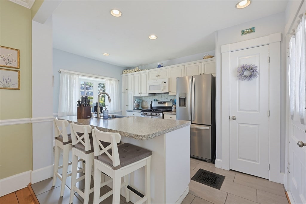 2 Dearborn Ave, Beverly, MA, 2 Dearborn Ave, Beverly, MA Photo #19