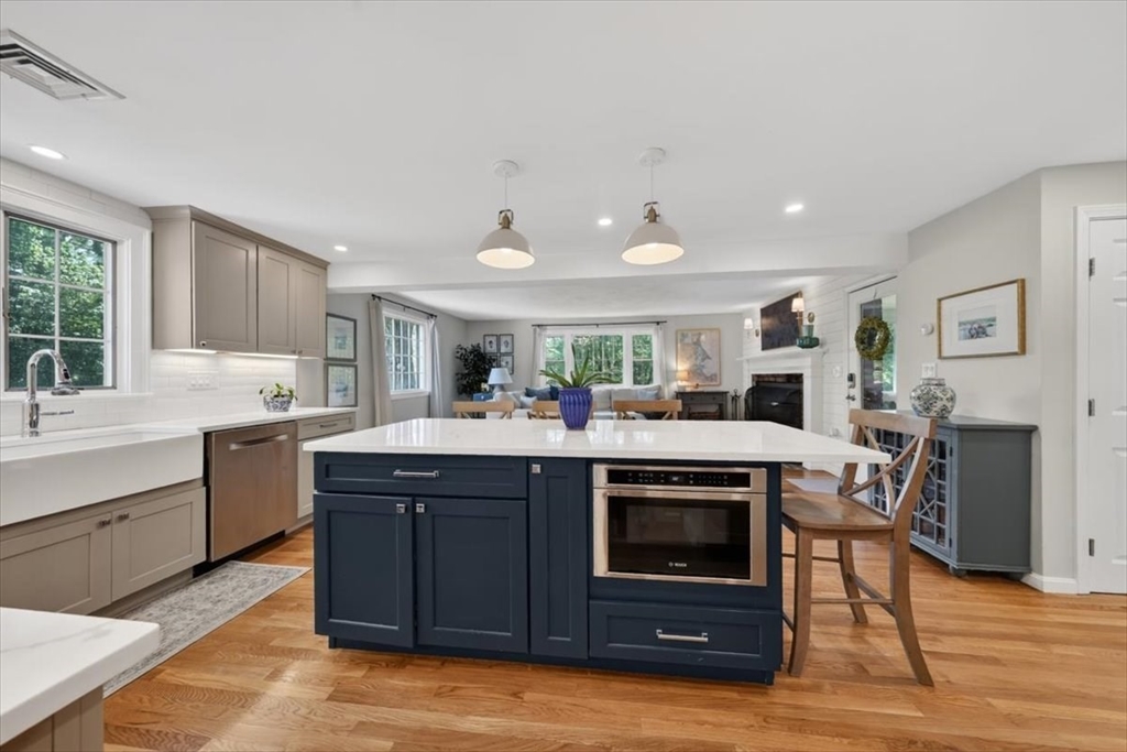 87 Duck Hill Rd