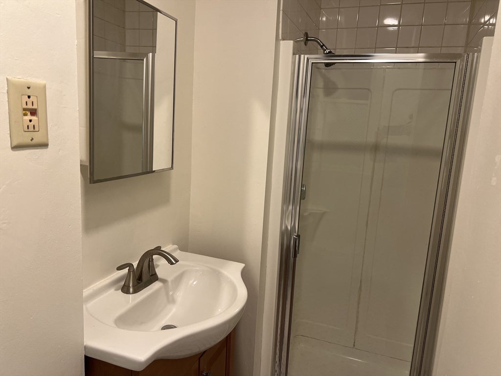 16 Battery St #4R, Boston, MA Photo #10