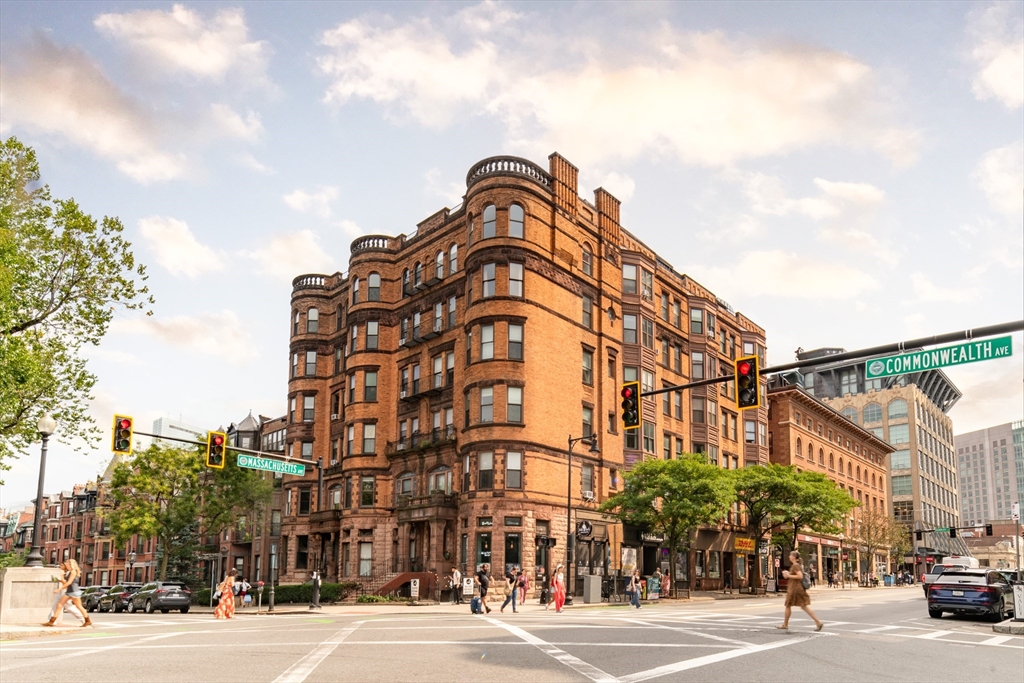 362 Commonwealth Ave 4E