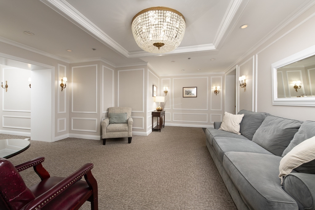 362 Commonwealth Ave 4E