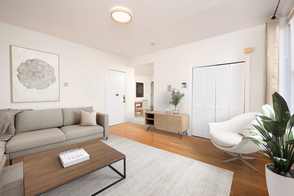 362 Commonwealth Ave 4E