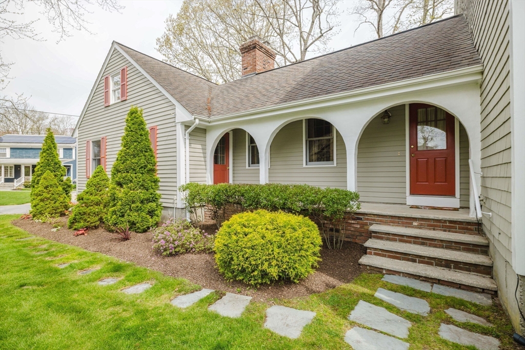 146 Colonial Dr