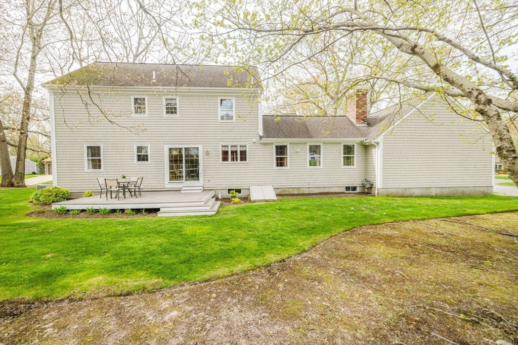 146 Colonial Dr