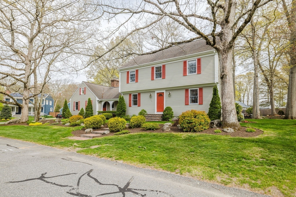 146 Colonial Dr
