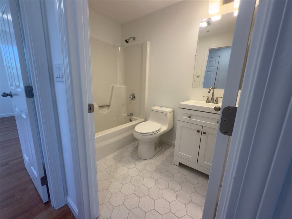 683 Main St, Falmouth, MA, 683 Main St, Falmouth, MA Photo #9