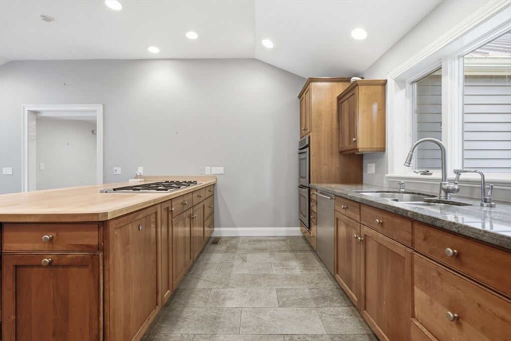 56 Arrowhead Rd, Weston, MA, 56 Arrowhead Rd, Weston, MA Photo #18