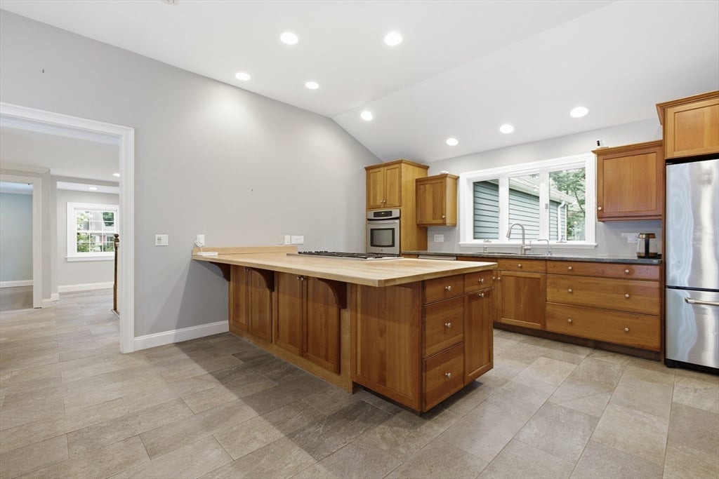 56 Arrowhead Rd