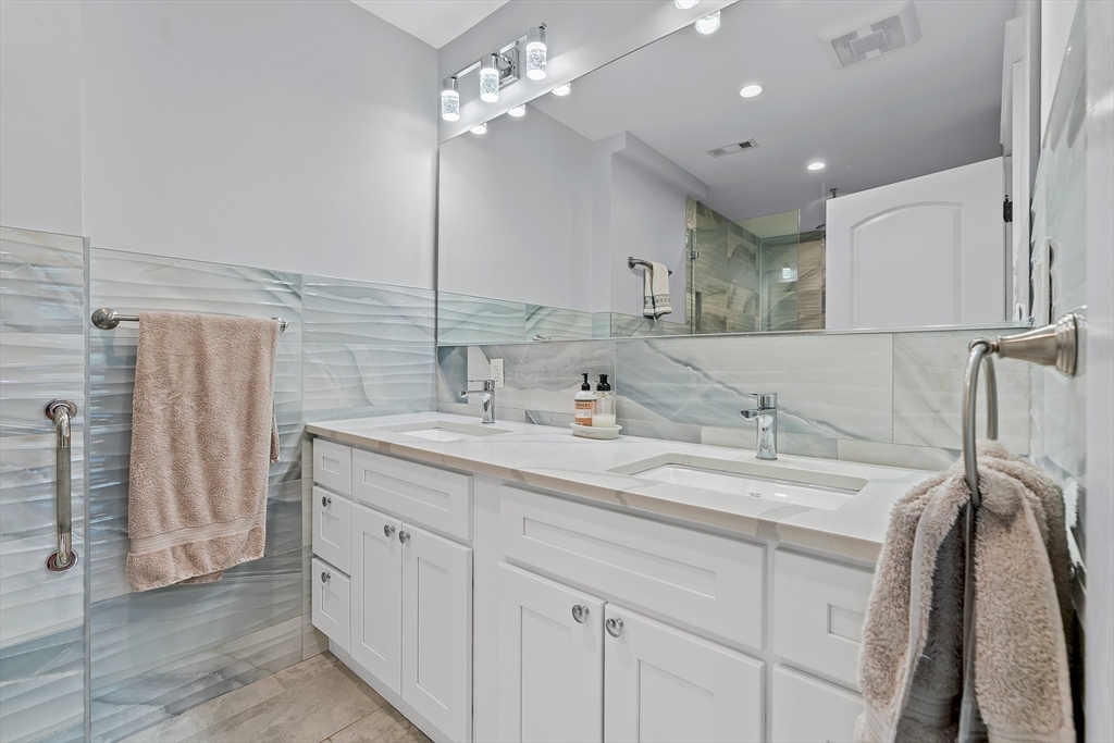 604 Dover Rd, Westwood, MA Photo #20