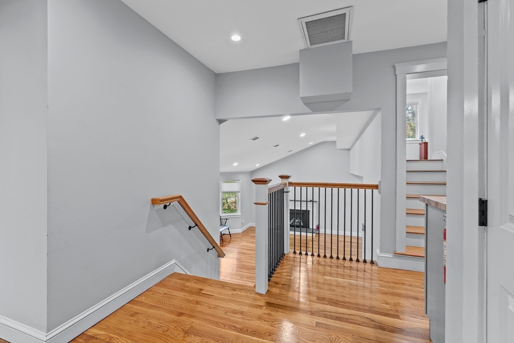 604 Dover Rd, Westwood, MA Photo #12