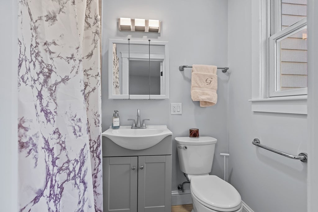 604 Dover Rd, Westwood, MA Photo #14