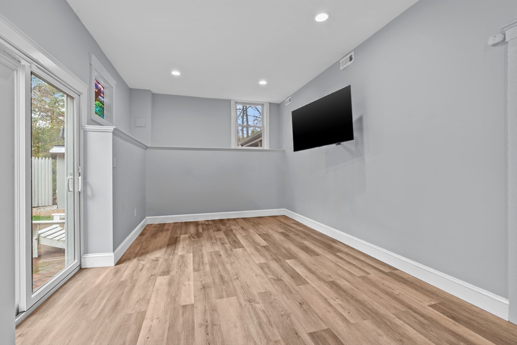 604 Dover Rd, Westwood, MA Photo #23