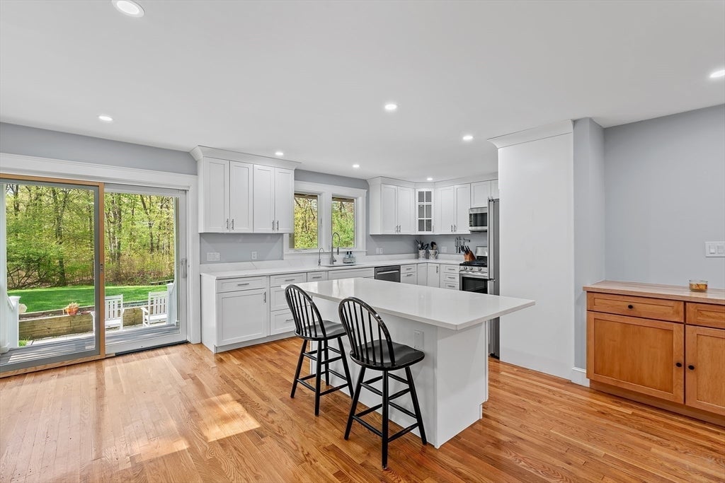 604 Dover Rd, Westwood, MA Photo #8