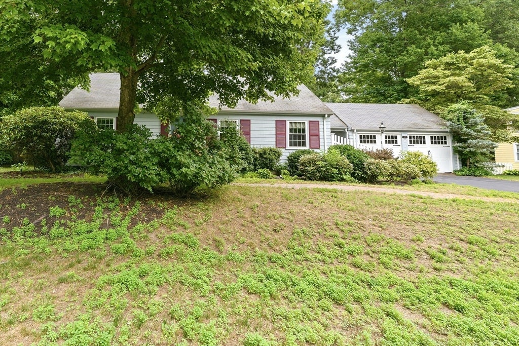 127 Anawan Rd