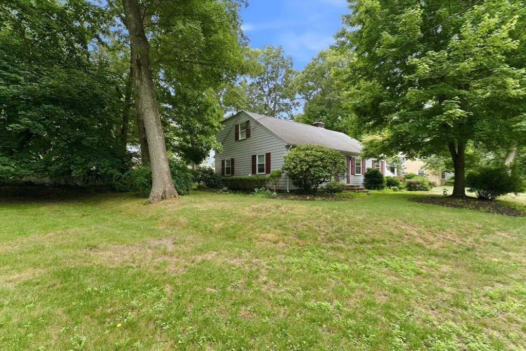 127 Anawan Rd