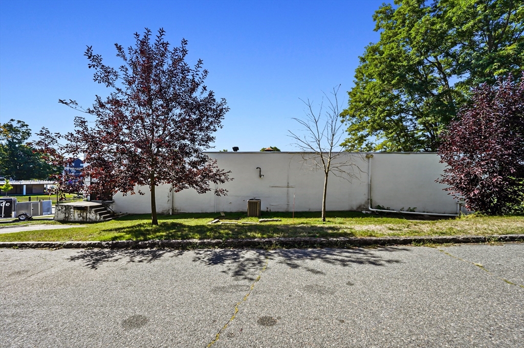 1 Ginty Boulevard