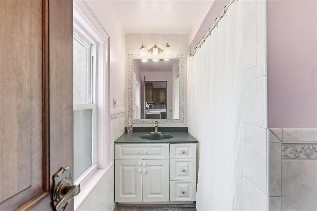 17 Saint James St, Dracut, MA, 17 Saint James St, Dracut, MA Photo #20