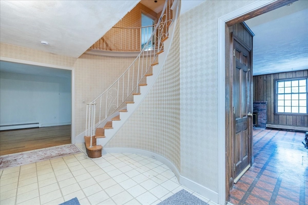 9 Strawberry Hill Lane