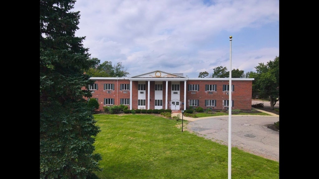 1007-1011 East Street