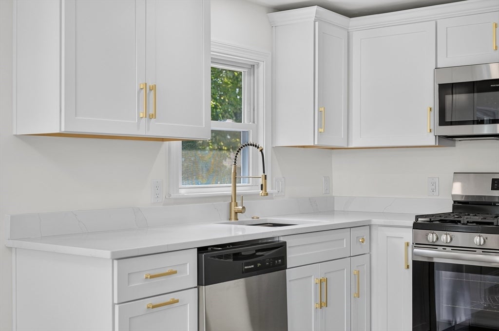 42 Bickford St, Lynn, MA, 42 Bickford St, Lynn, MA Photo #6