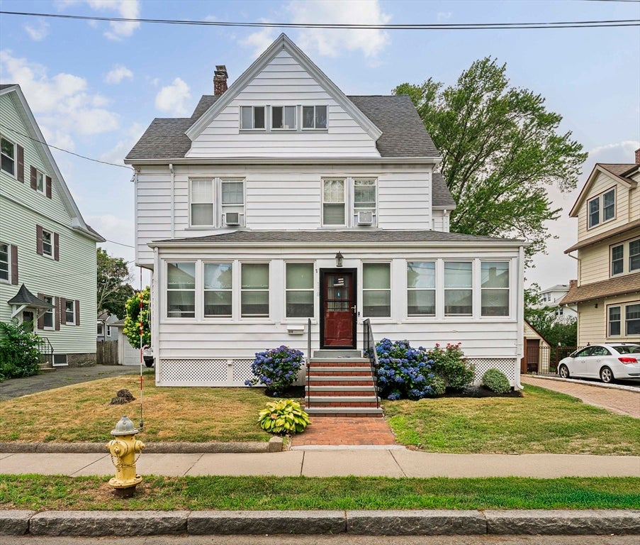 Click for 118 E Elm Ave, Quincy, MA slideshow Click for 118 E Elm Ave, Quincy, MA slideshow