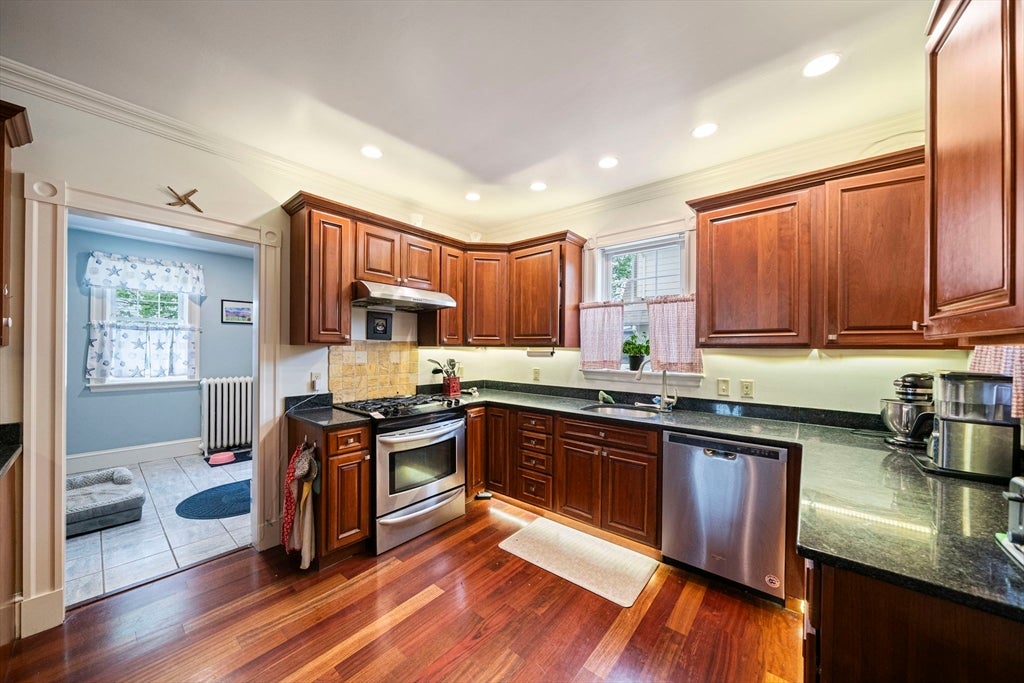 118 E Elm Ave