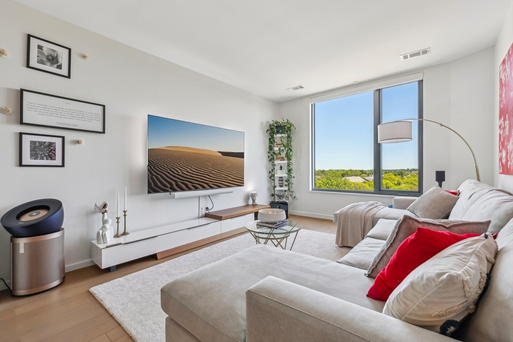 57 Quincy Shore Dr PH South