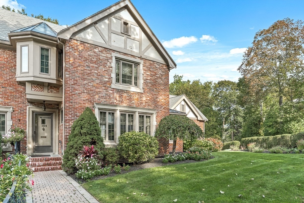 104 Woodchester Dr