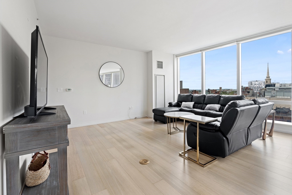 1 Franklin St 1504