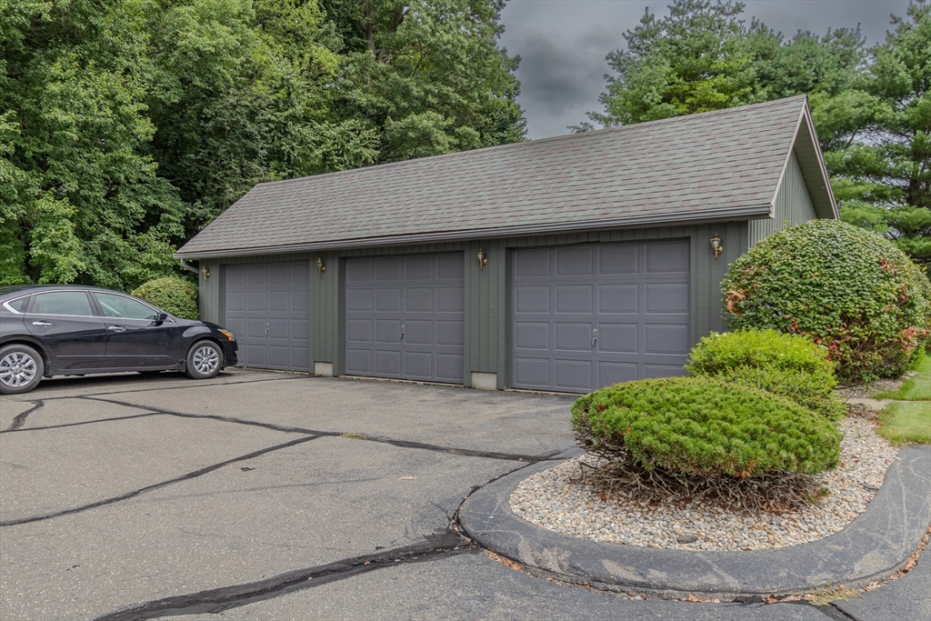 140 Pine Grove Dr 140