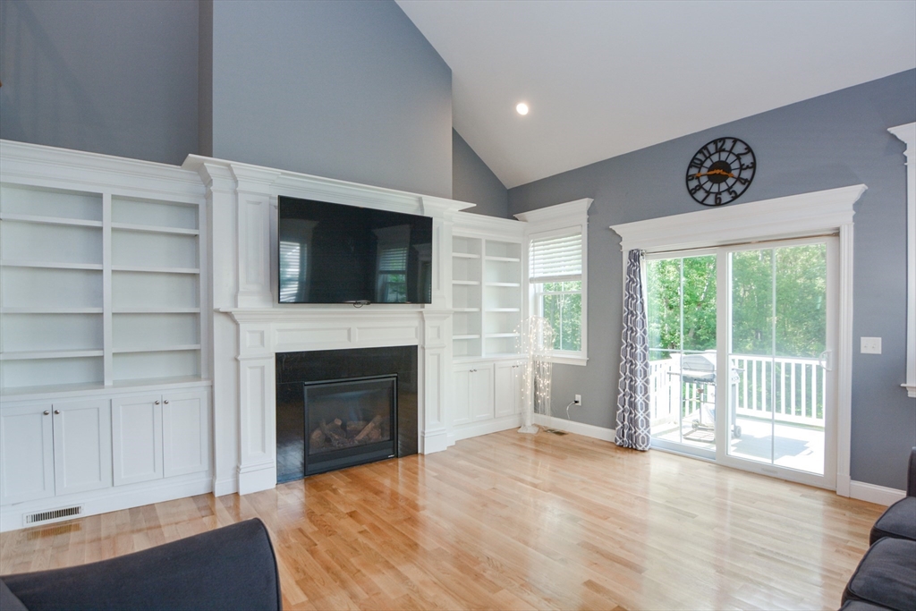 Medway, Massachusetts 02053, United States, 3 Bedrooms Bedrooms, ,3 BathroomsBathrooms,Residential,Active,161063