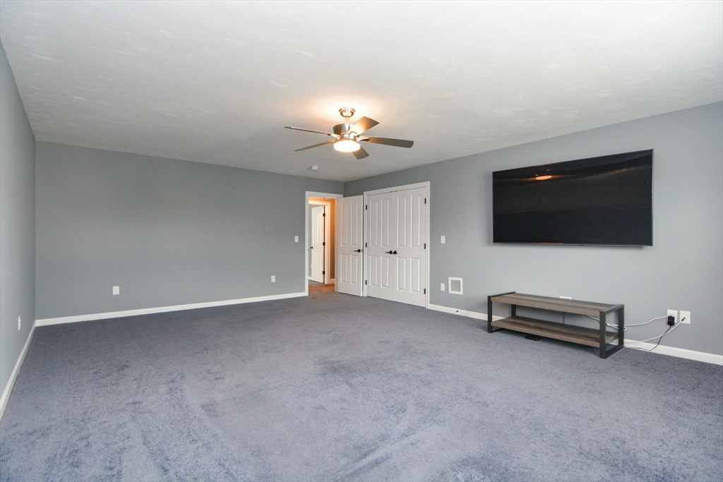 Medway, Massachusetts 02053, United States, 3 Bedrooms Bedrooms, ,3 BathroomsBathrooms,Residential,Active,161063