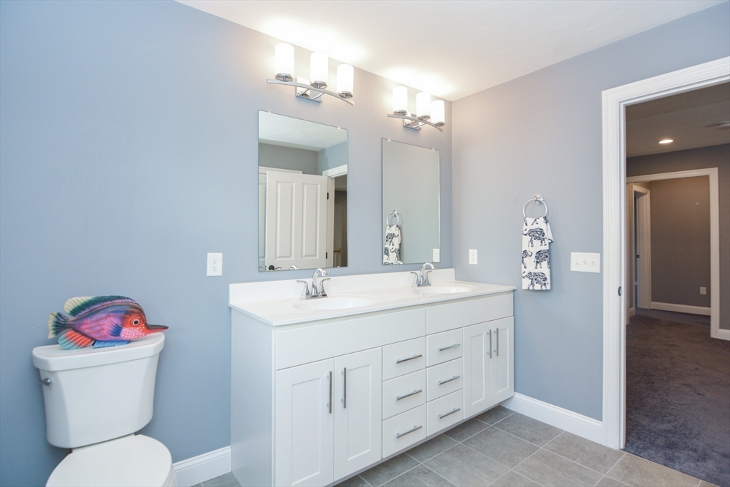 Medway, Massachusetts 02053, United States, 3 Bedrooms Bedrooms, ,3 BathroomsBathrooms,Residential,Active,161063