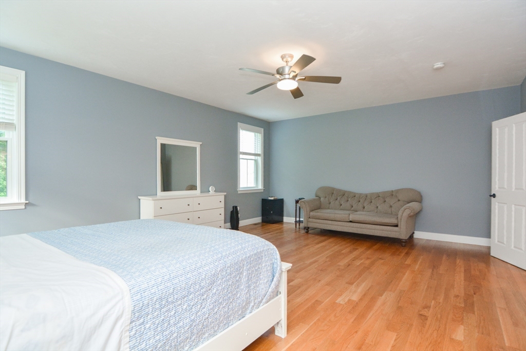 Medway, Massachusetts 02053, United States, 3 Bedrooms Bedrooms, ,3 BathroomsBathrooms,Residential,Active,161063