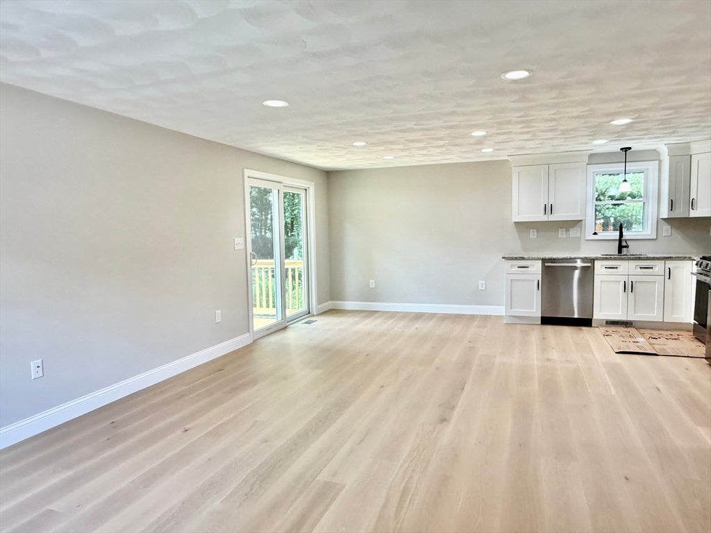 1 Burt Rd, Wilmington, MA, 1 Burt Rd, Wilmington, MA Photo #7