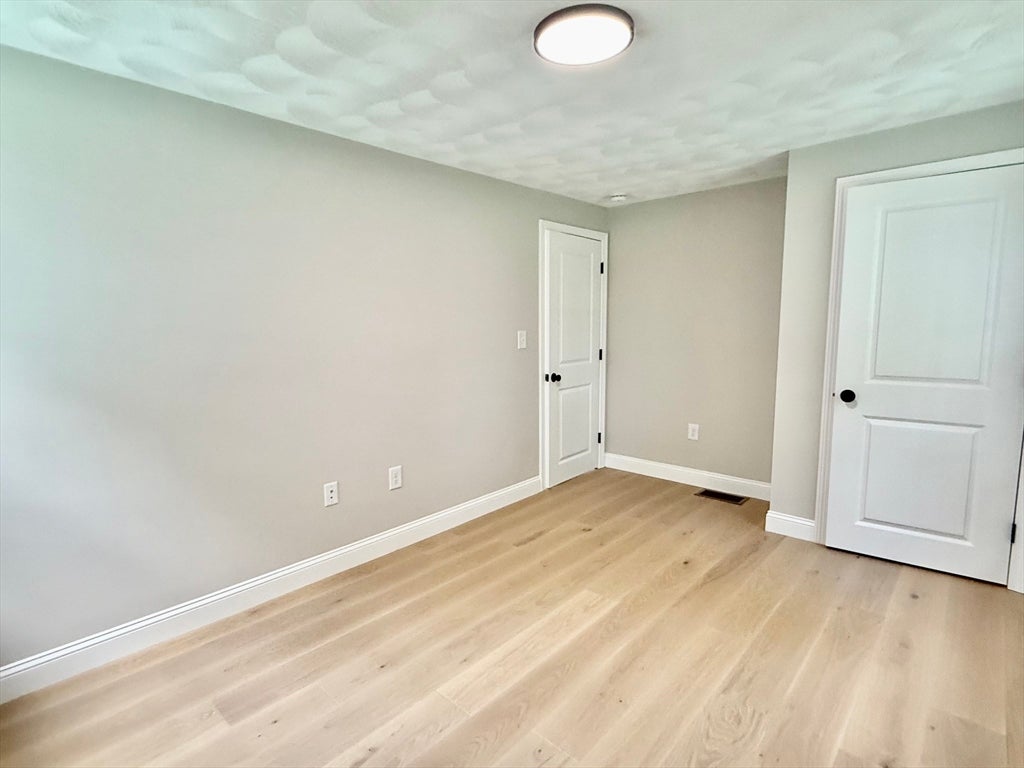 1 Burt Rd, Wilmington, MA, 1 Burt Rd, Wilmington, MA Photo #8