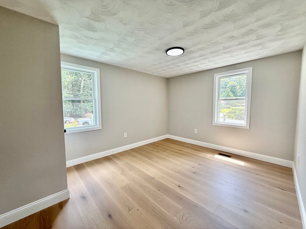 1 Burt Rd, Wilmington, MA, 1 Burt Rd, Wilmington, MA Photo #12